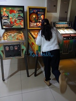 2-pinball-machines-and-1964-wurlitzer-jukebox-.-Richard-Blank-Costa-Rica-Collection.jpg