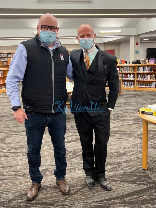 ABINGTON-HIGH-SCHOOL-PRINCIPAL-BERRIOS-WITH-1991-ALUMNI-RICHARD-BLANK.jpg
