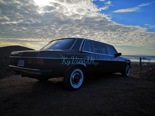 BLUE-SUNSET-LIMOUSINE-CENTRAL-AMERICA.jpg