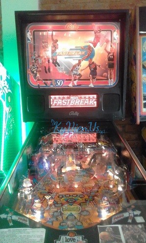 COSTA-RICA-1997-NBA-FASTBREAK-BALLY-PINBALL-MACHINE.jpg